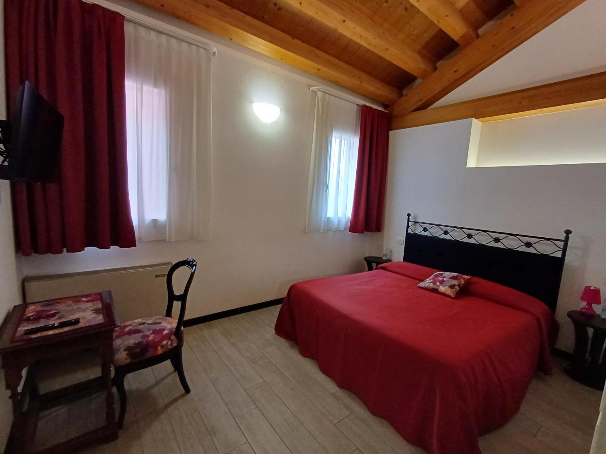 Arneroni Villa Codogne Luaran gambar
