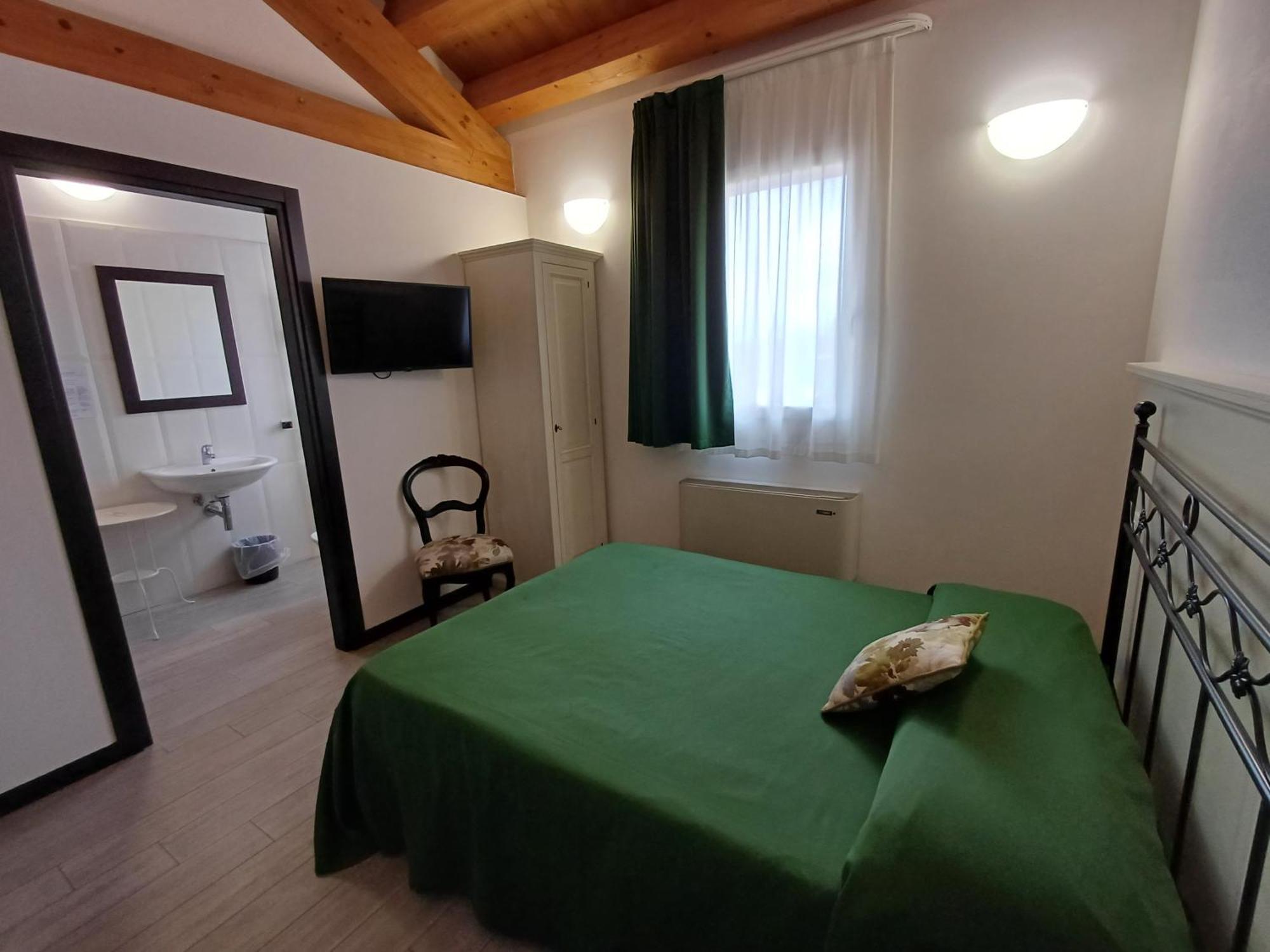 Arneroni Villa Codogne Luaran gambar