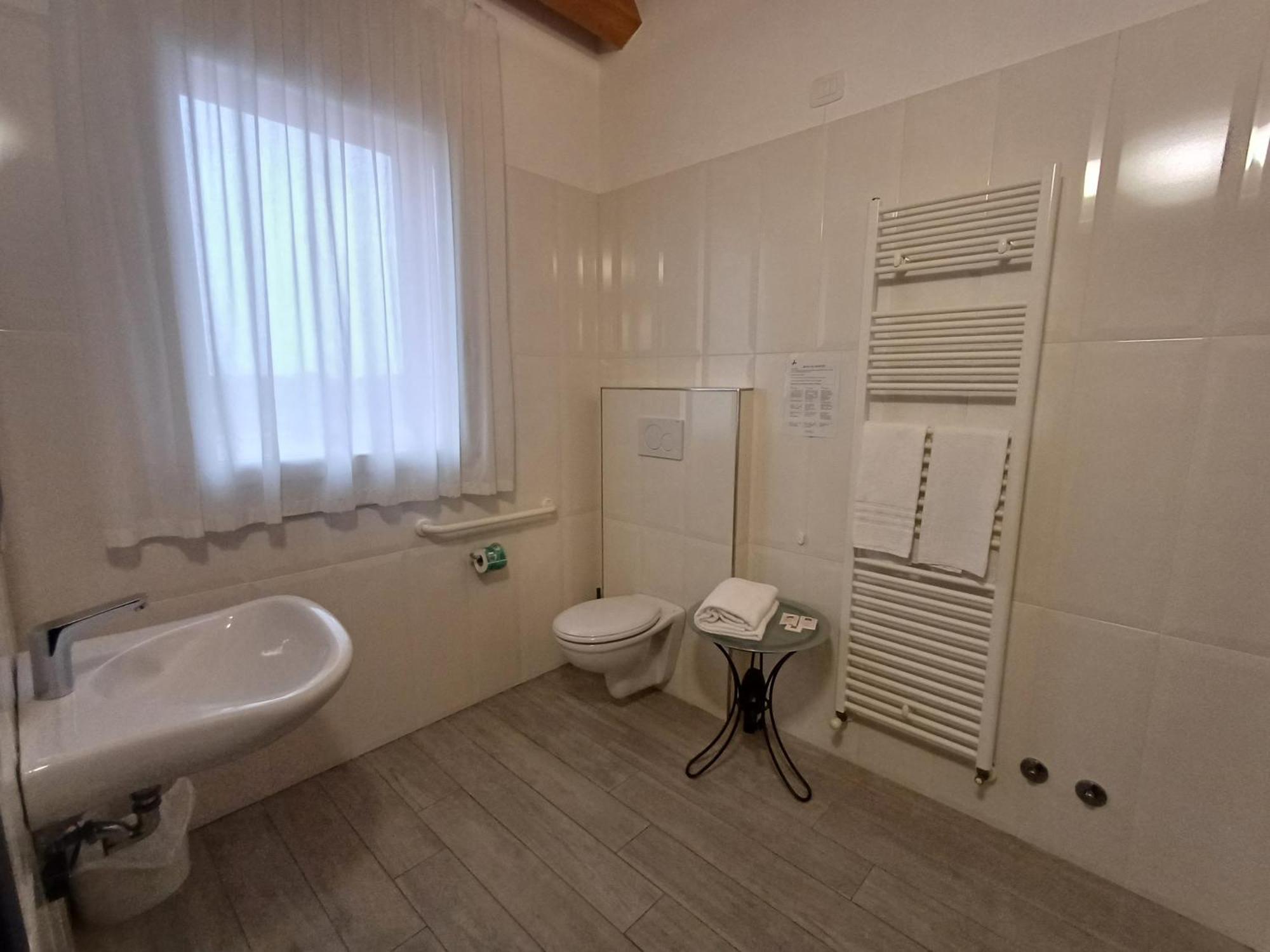 Arneroni Villa Codogne Luaran gambar
