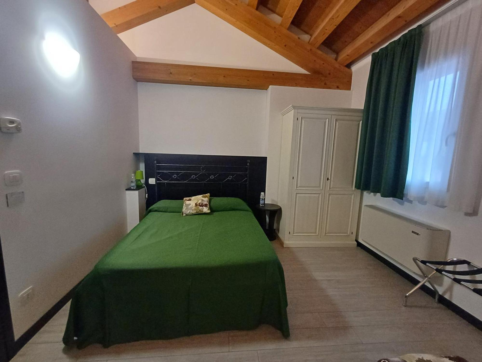 Arneroni Villa Codogne Luaran gambar