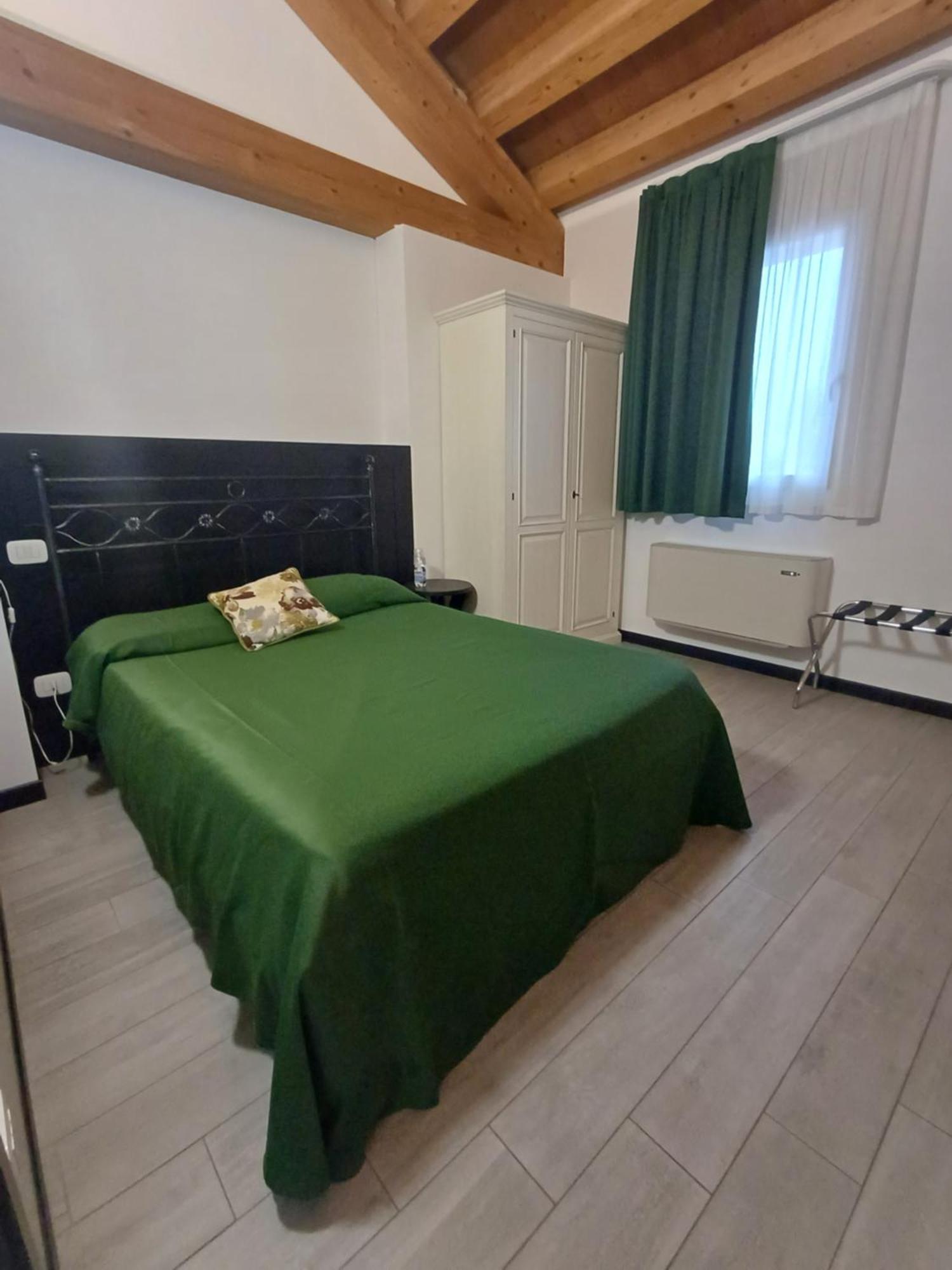 Arneroni Villa Codogne Luaran gambar